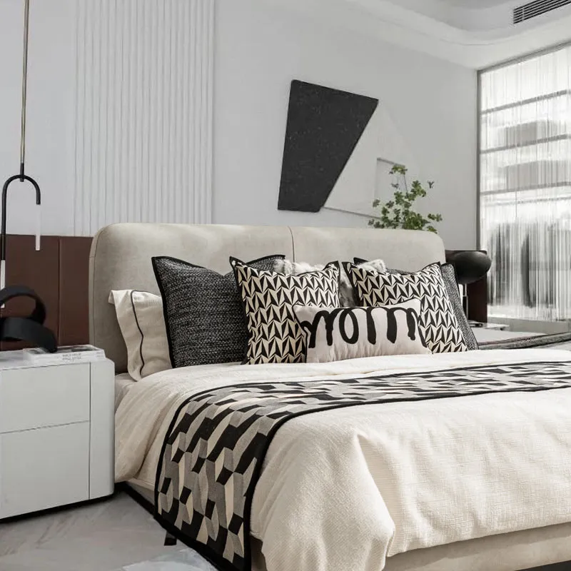 Black And White Pattern Bed Cushion Set