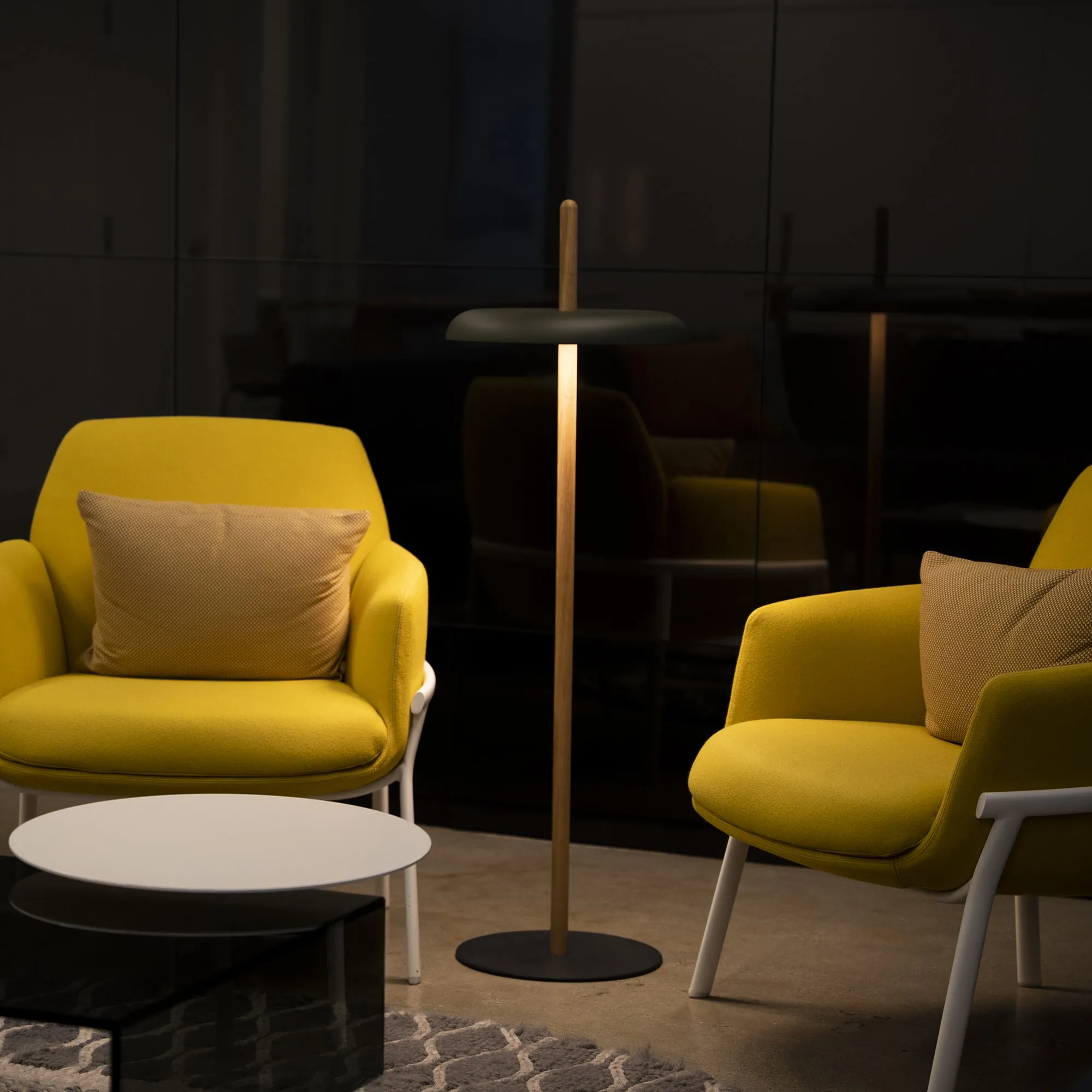 Nivel LED Portable Floor Lamp