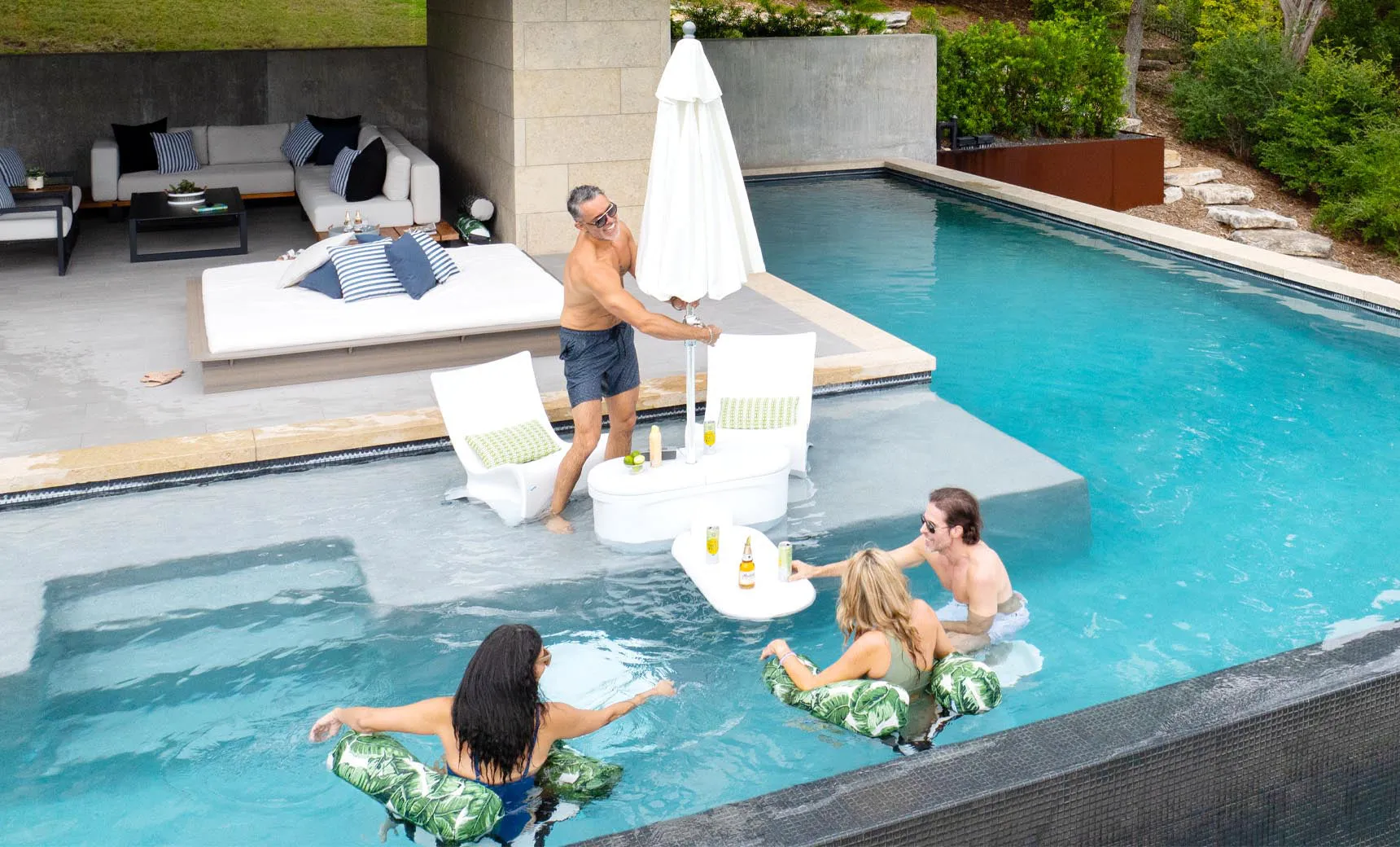 PartyPad Swim-Up Bar