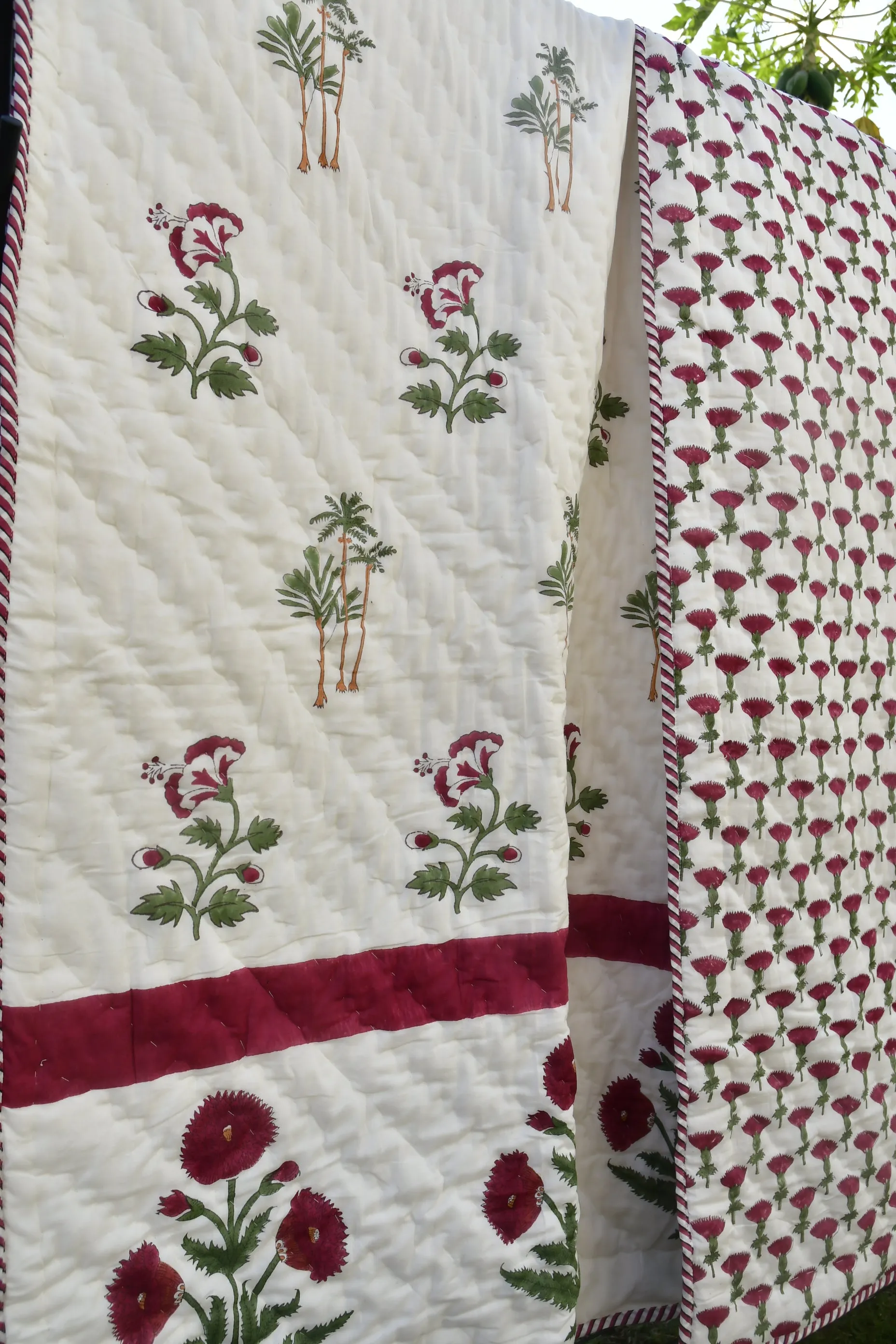 Red Poppy Quilt | Hand-Blocked Design | Warmth and Style