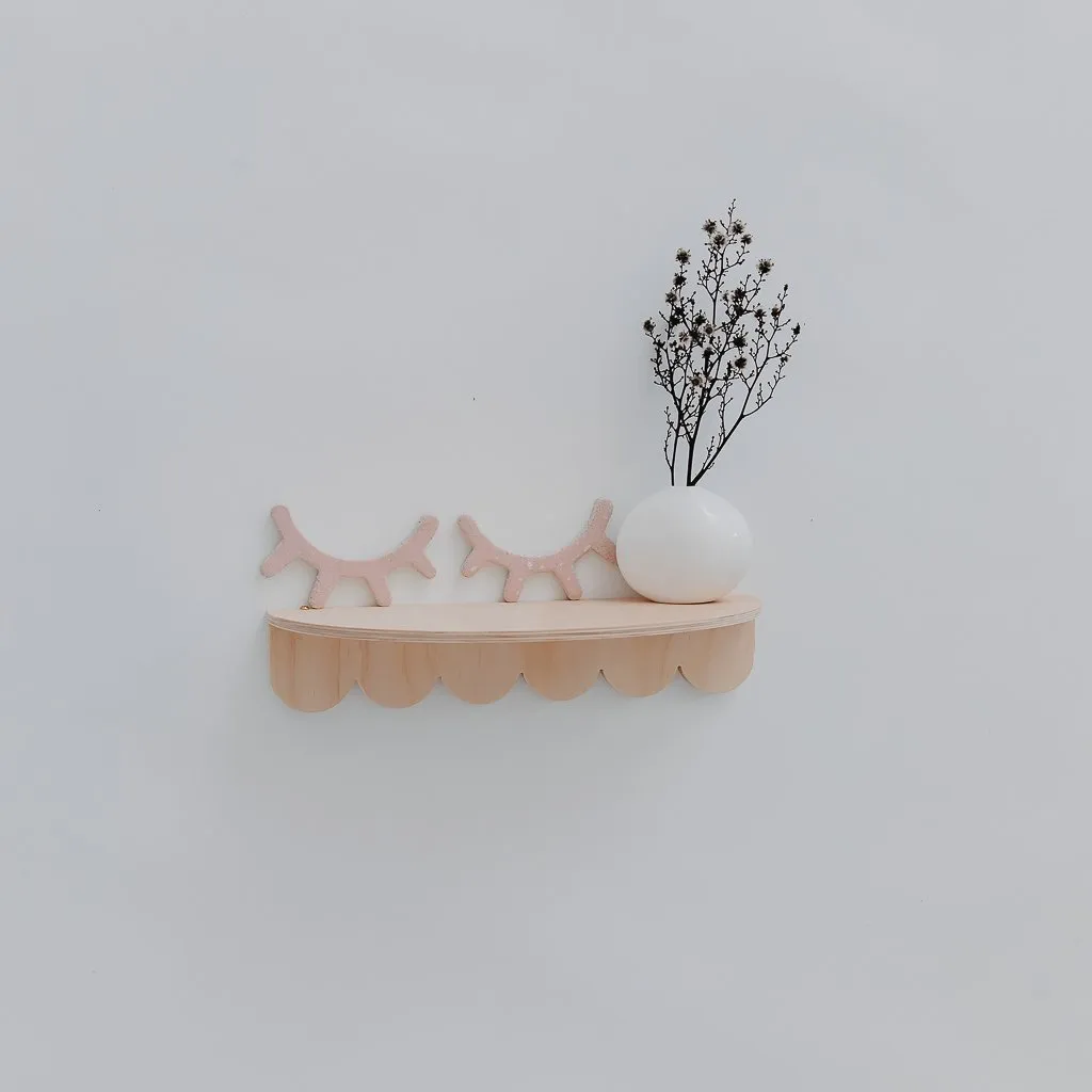 Scalloped Willow Shelves