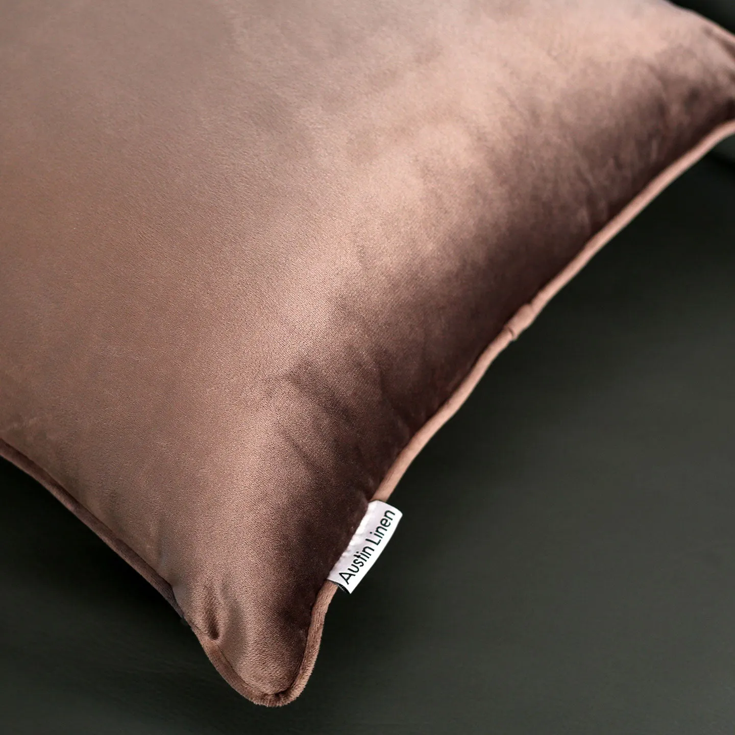 Veloúdo Caress Cushion Cover