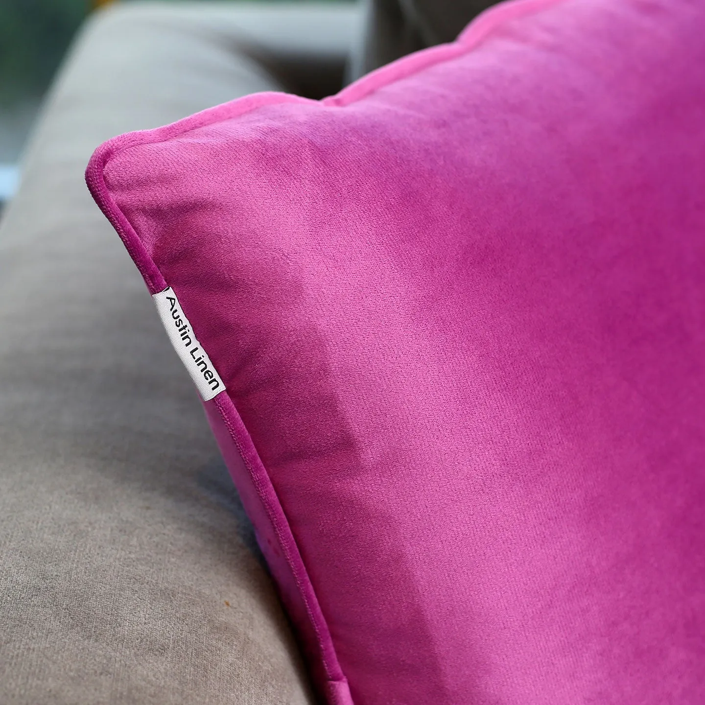 Veloúdo Caress Cushion Cover