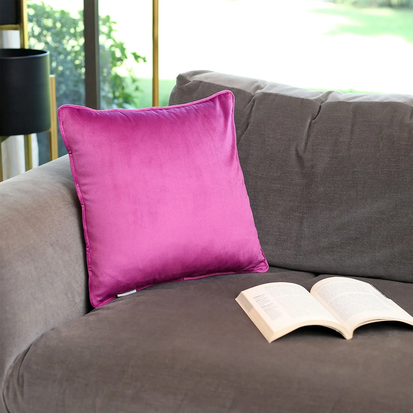 Veloúdo Caress Cushion Cover