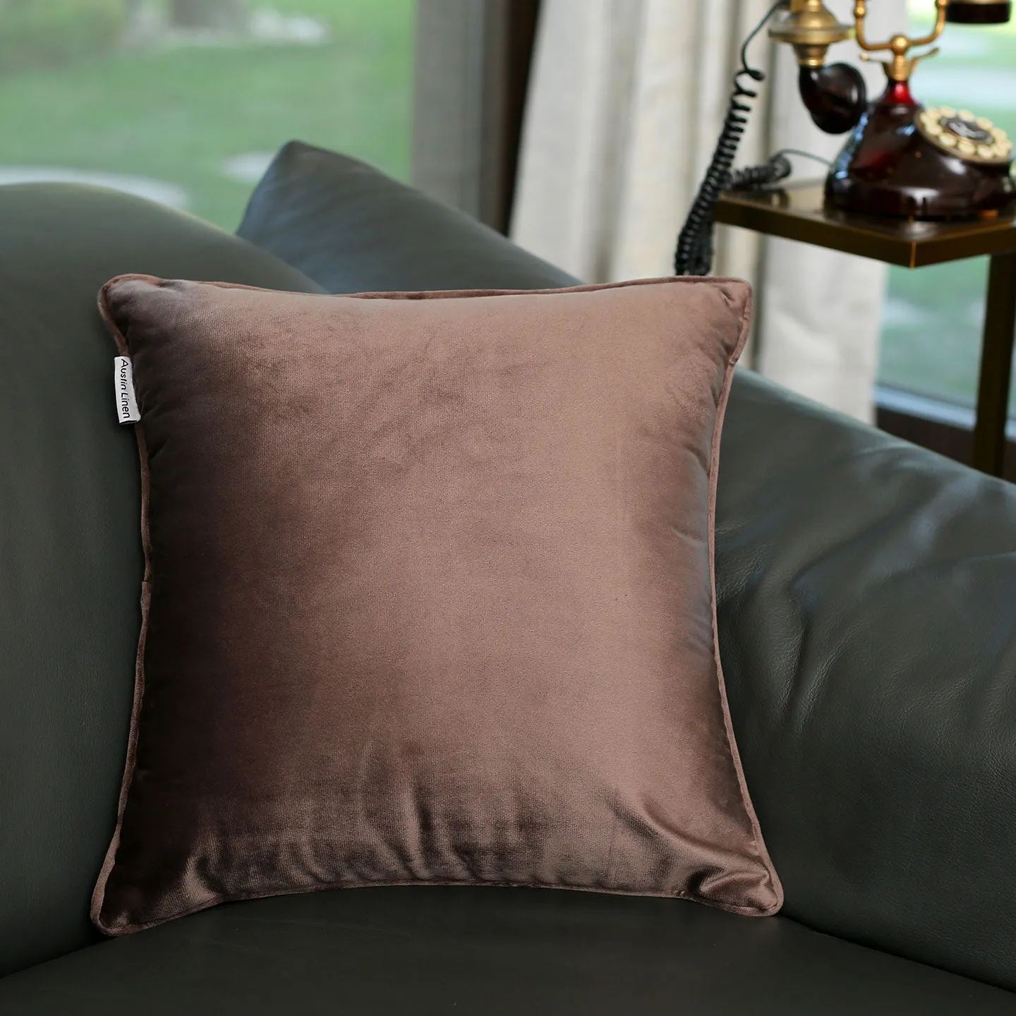 Veloúdo Caress Cushion Cover